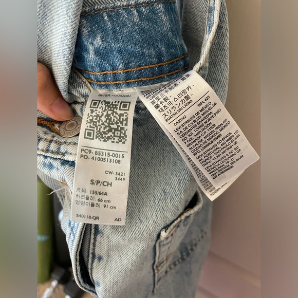 ❤️Sold ❤️ Levi’s | Vintage Style Woman’s Overalls - Picture 6 of 10